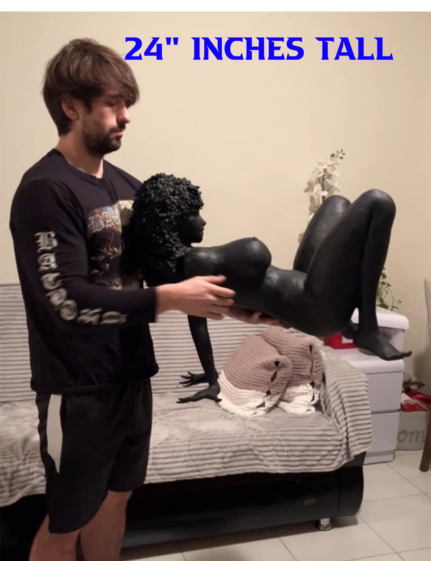 Androgynous, transgender, the 80s - Sculpture and Tabletop Decoration Statue