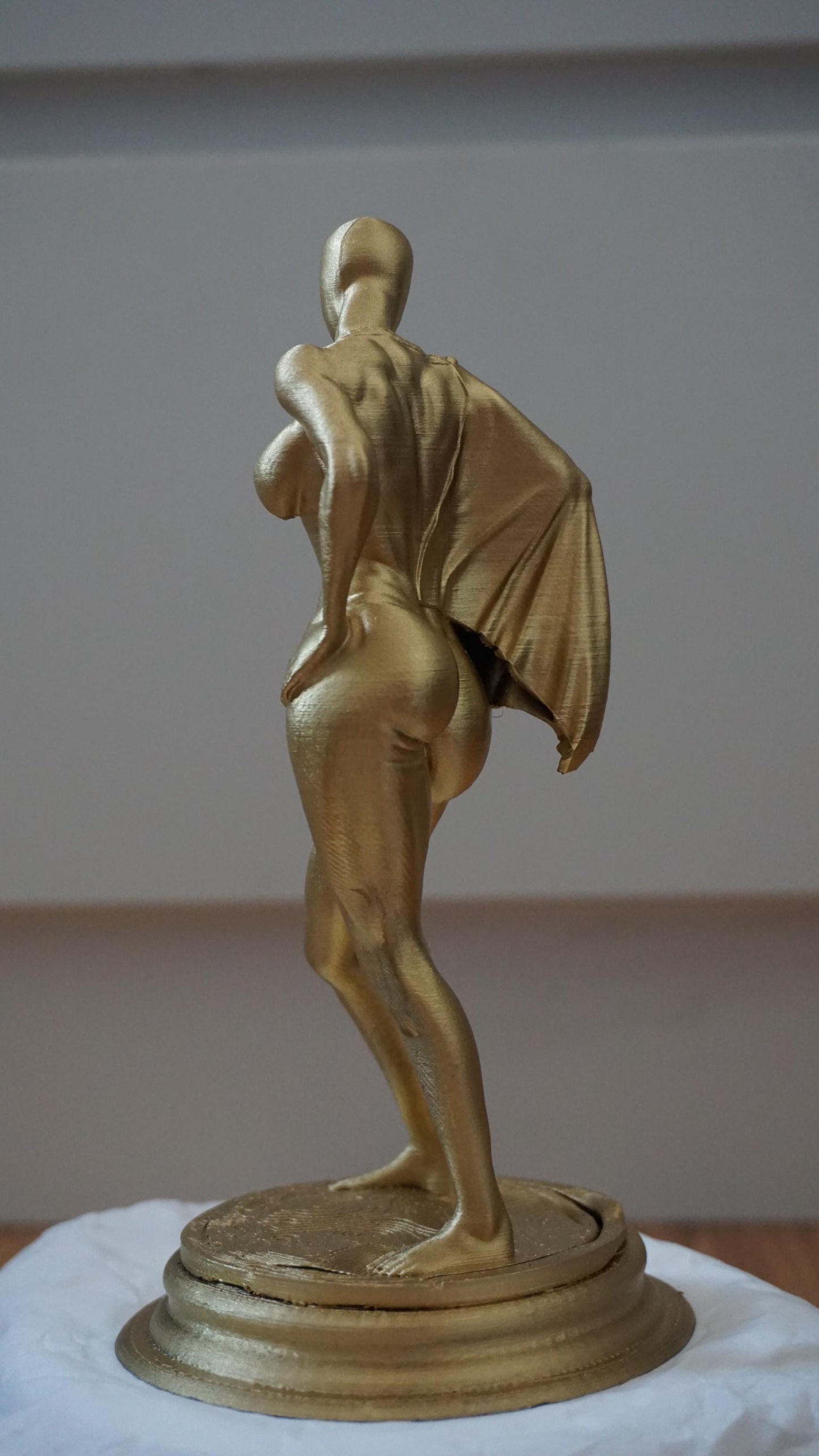 Shrouded Form – Faceless Female Figurine