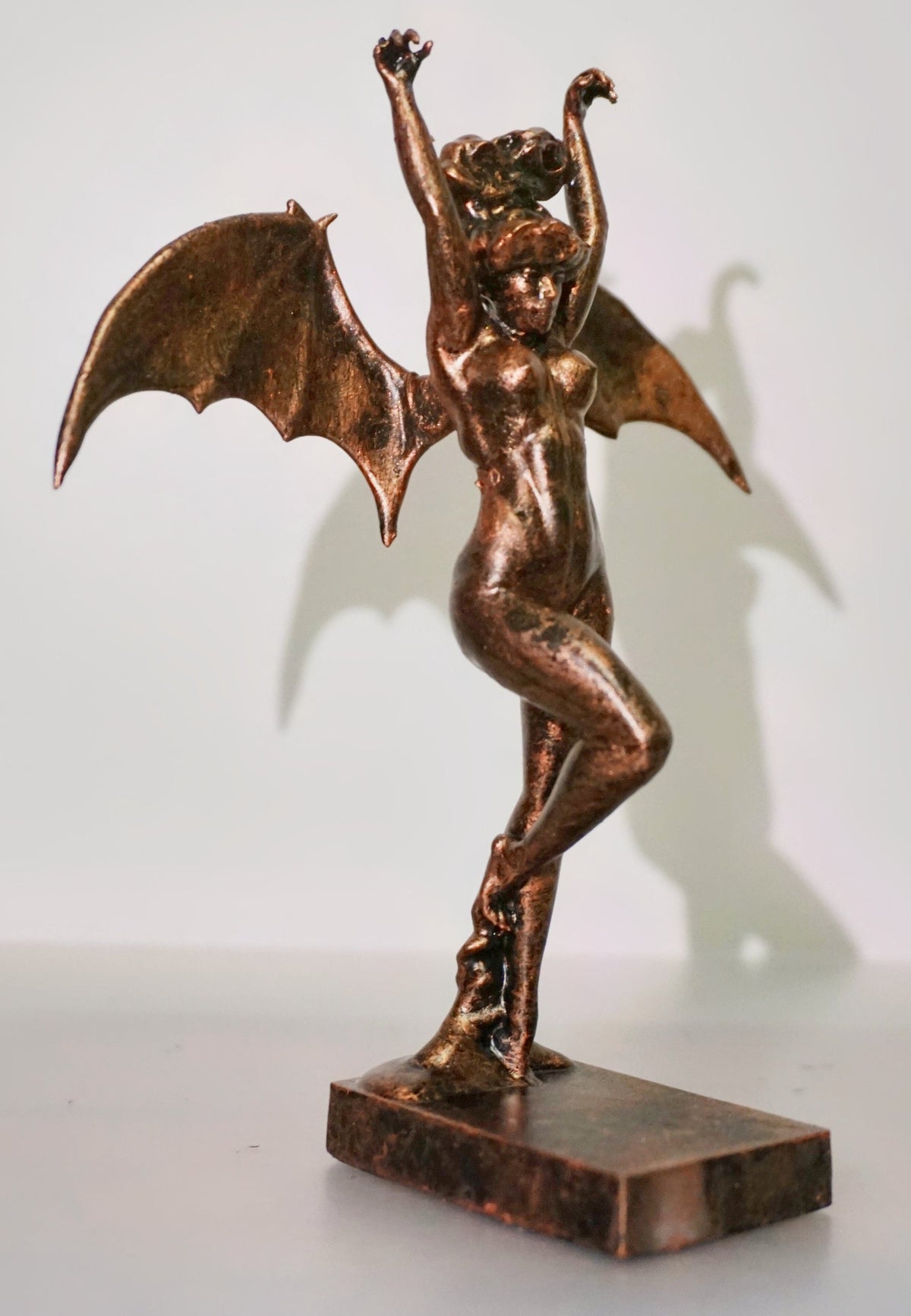 Vampire Woman Statue: Winged Gothic Art Decor, Dark Fantasy Figurine