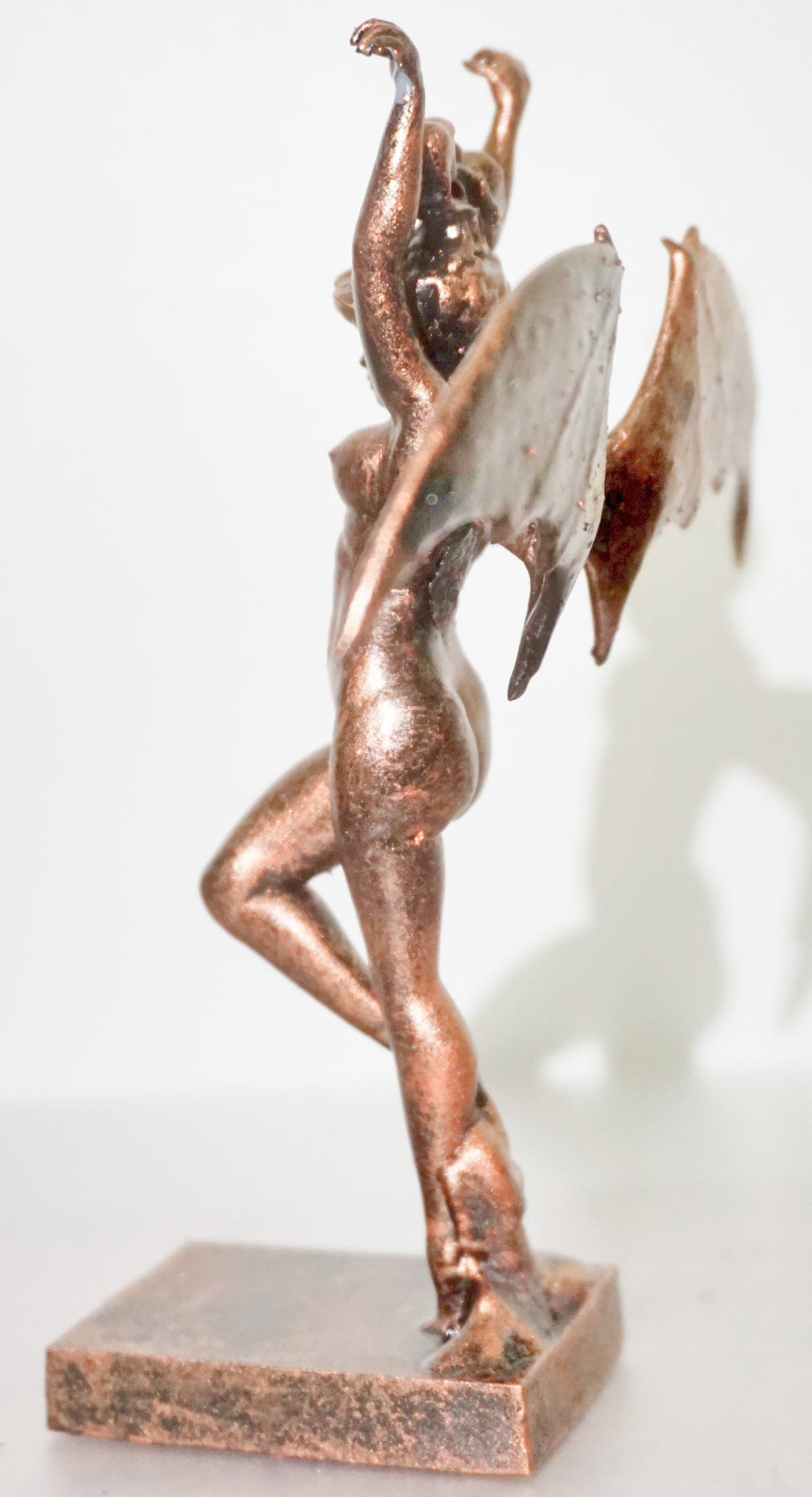 Vampire Woman Statue: Winged Gothic Art Decor, Dark Fantasy Figurine