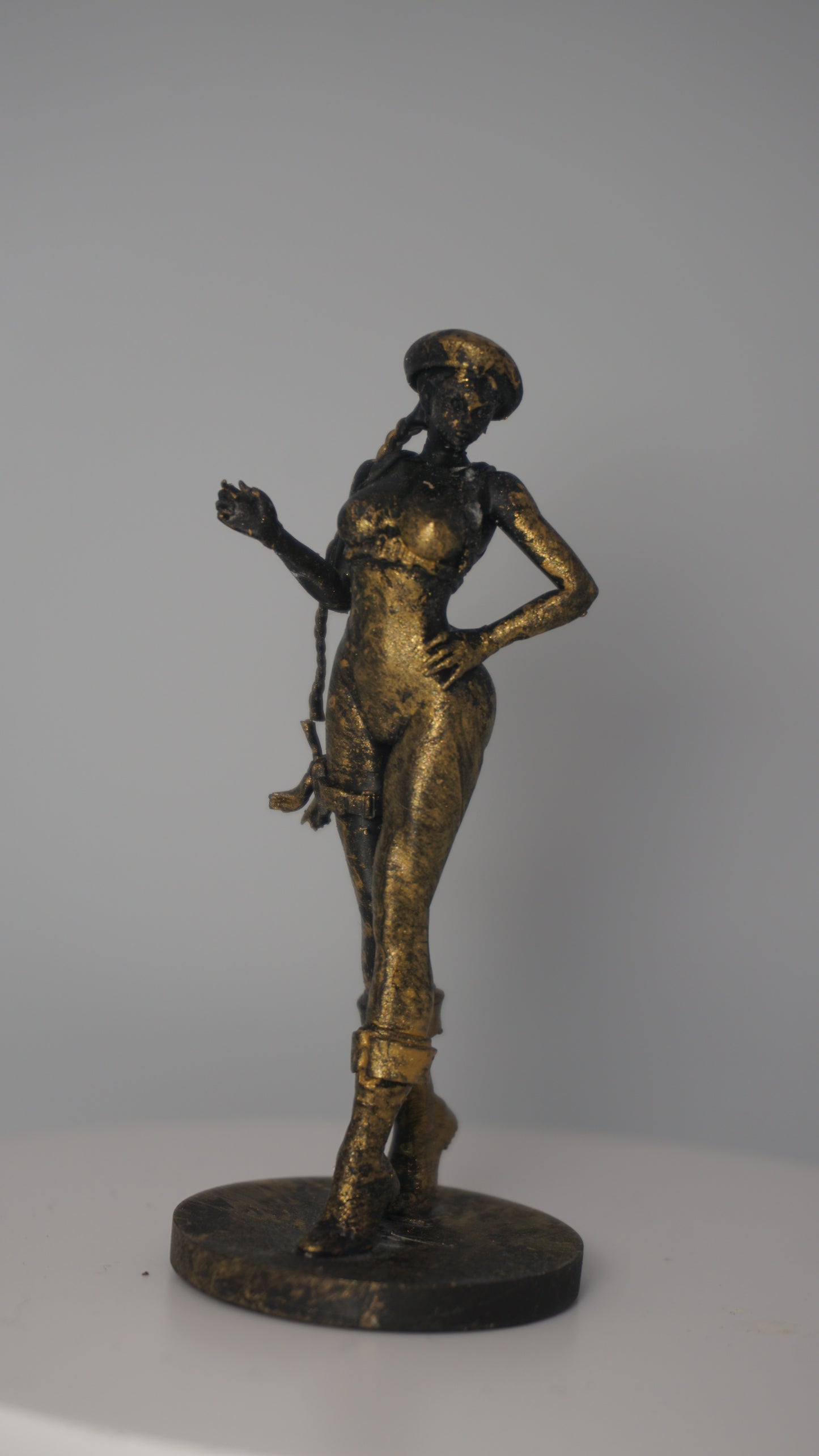 Cammy the fighter Statue