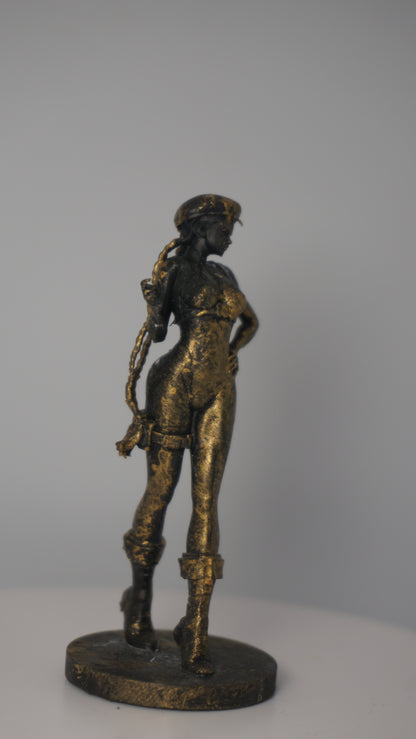 Cammy the fighter Statue