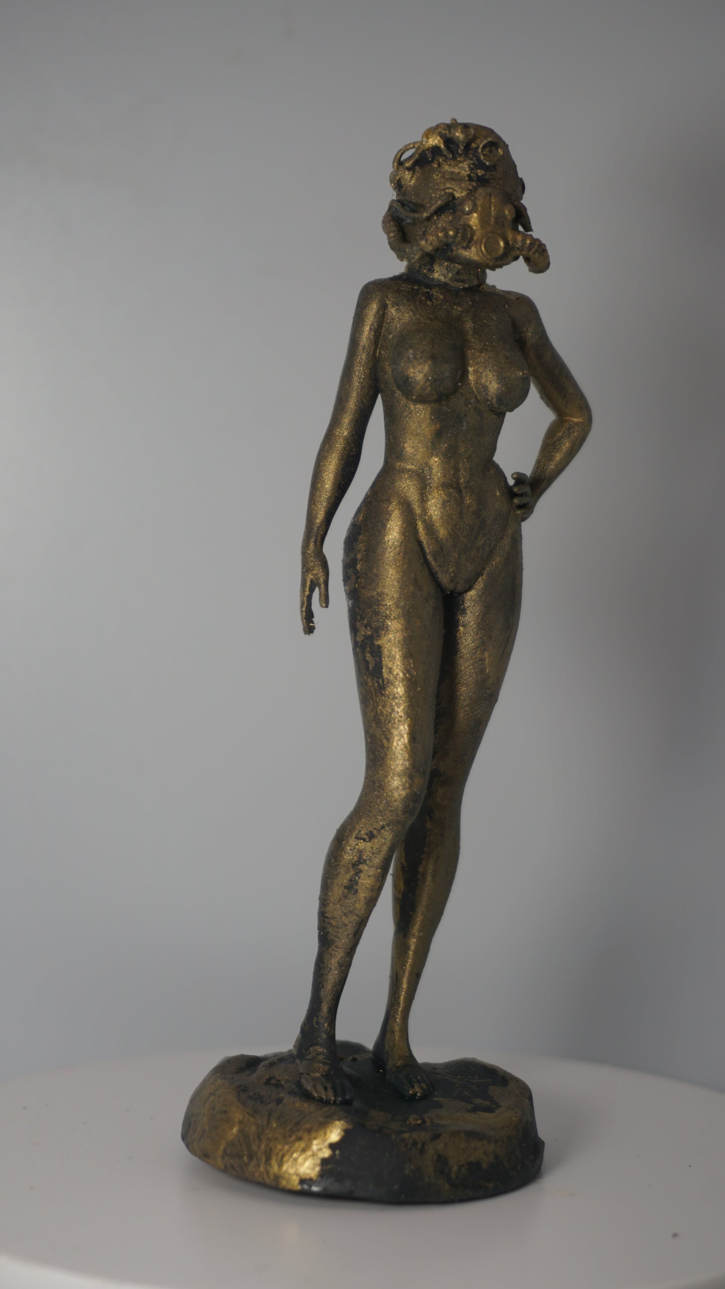 Paladin of steel Woman Statue Mature Version