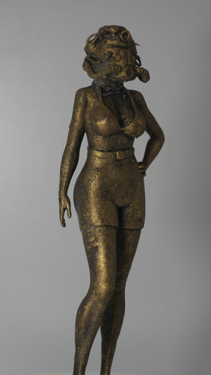 Paladin of steel Woman Statue