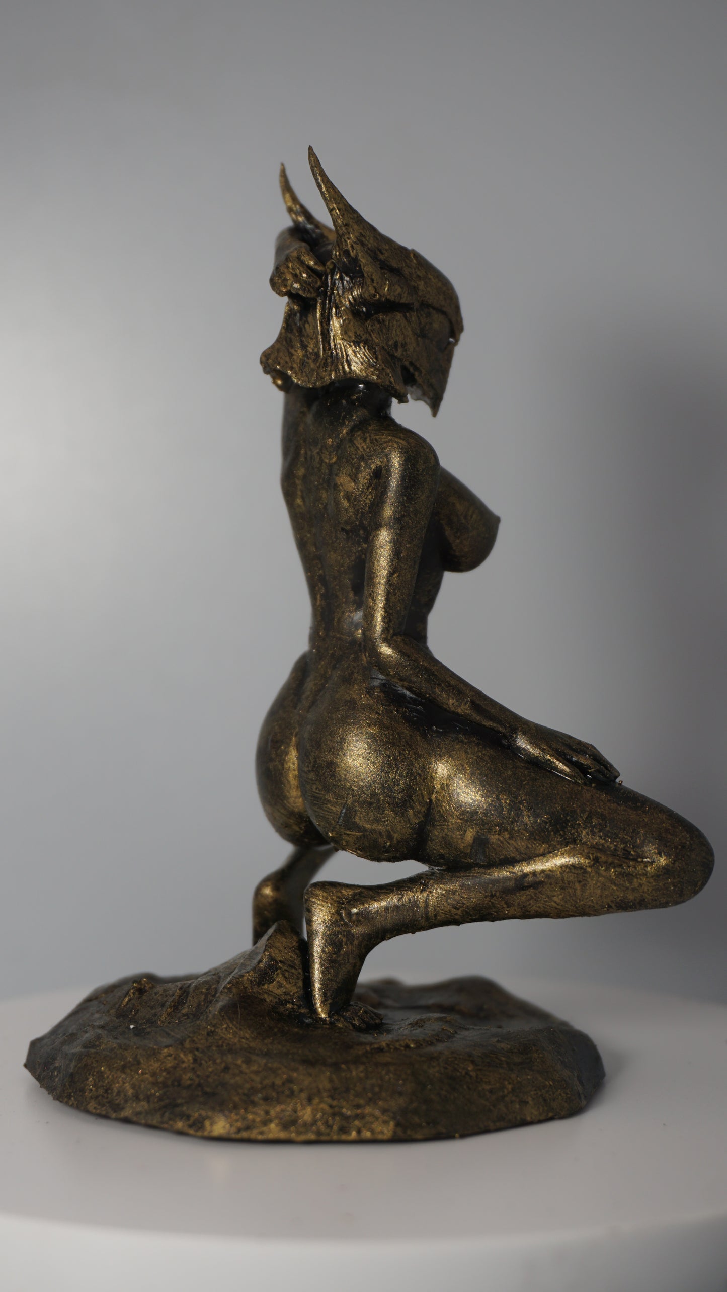 Daedric Dragon Hunter Woman Statue Mature Version