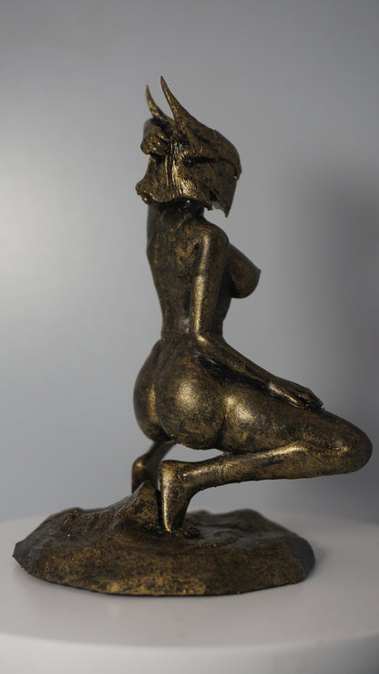 Daedric Dragon Hunter Woman Statue Mature Version