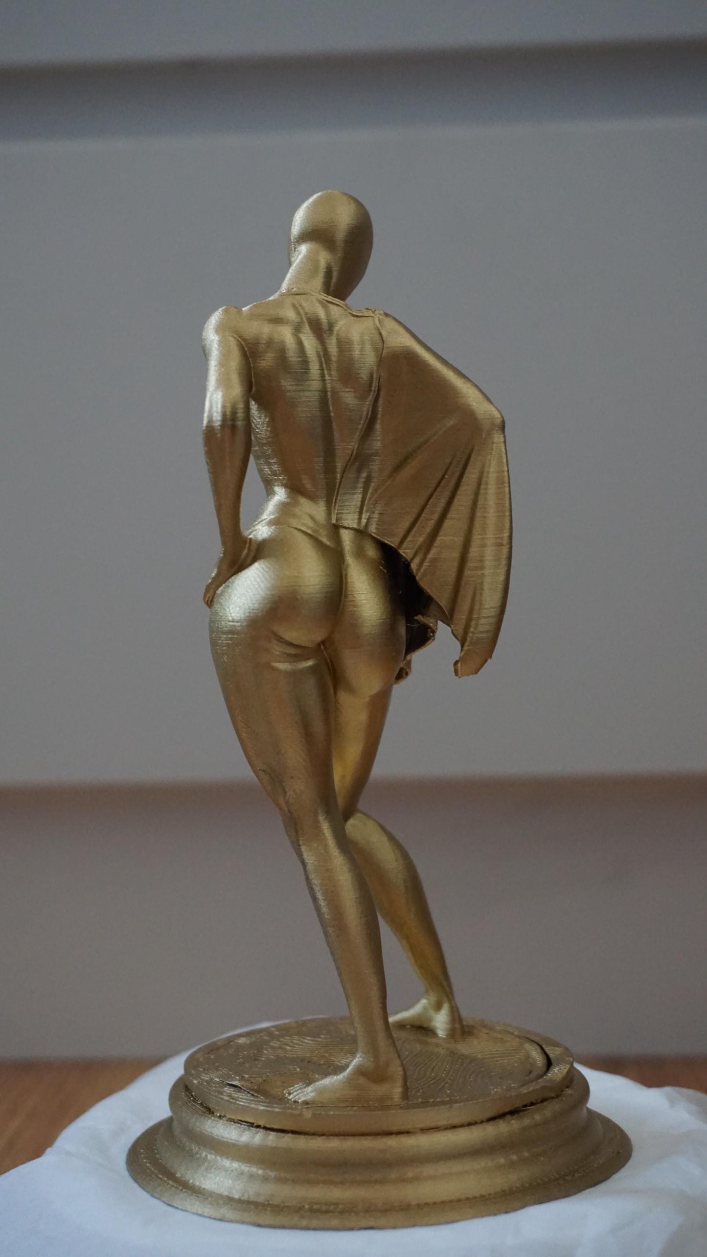 Shrouded Form – Faceless Female Figurine