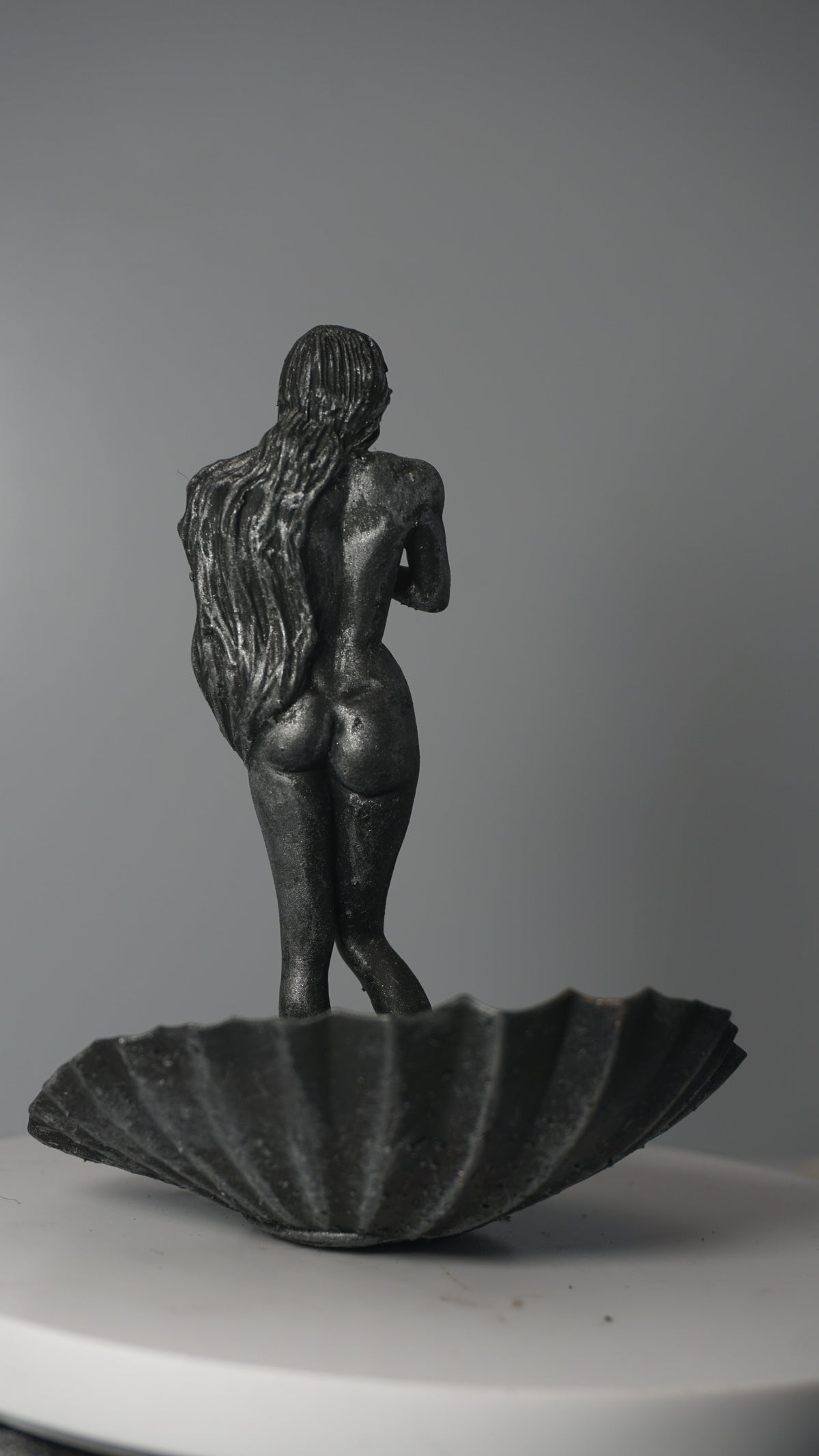 Modern Venus Statue, Antique Bronze or Silver, High-Quality Resin Finish