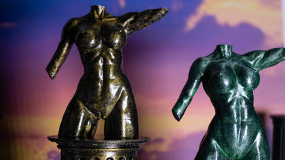 Female, bravery - Sculpture