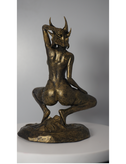 Daedric Dragon Hunter Woman Statue Mature Version