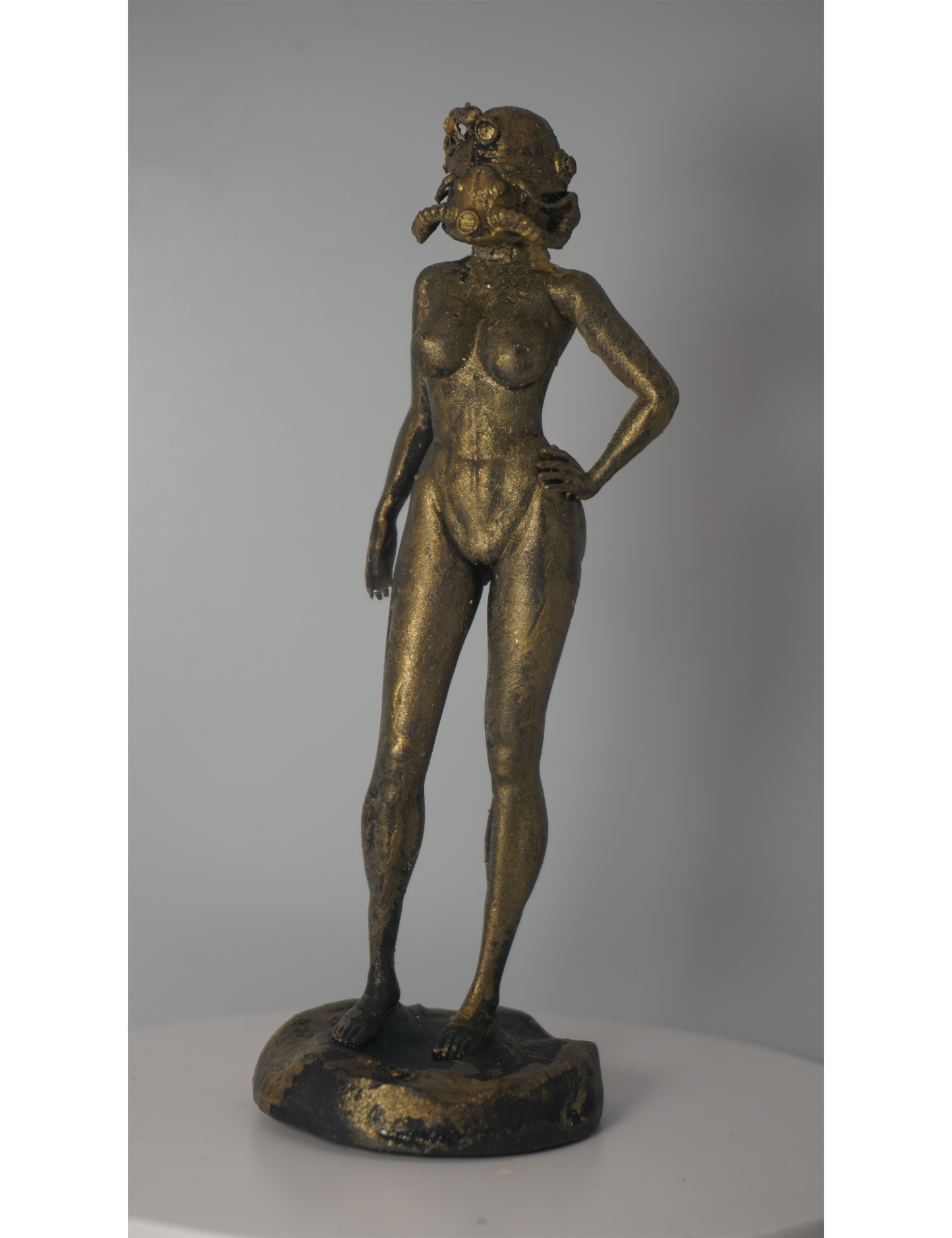 Paladin of steel Woman Statue Mature Version