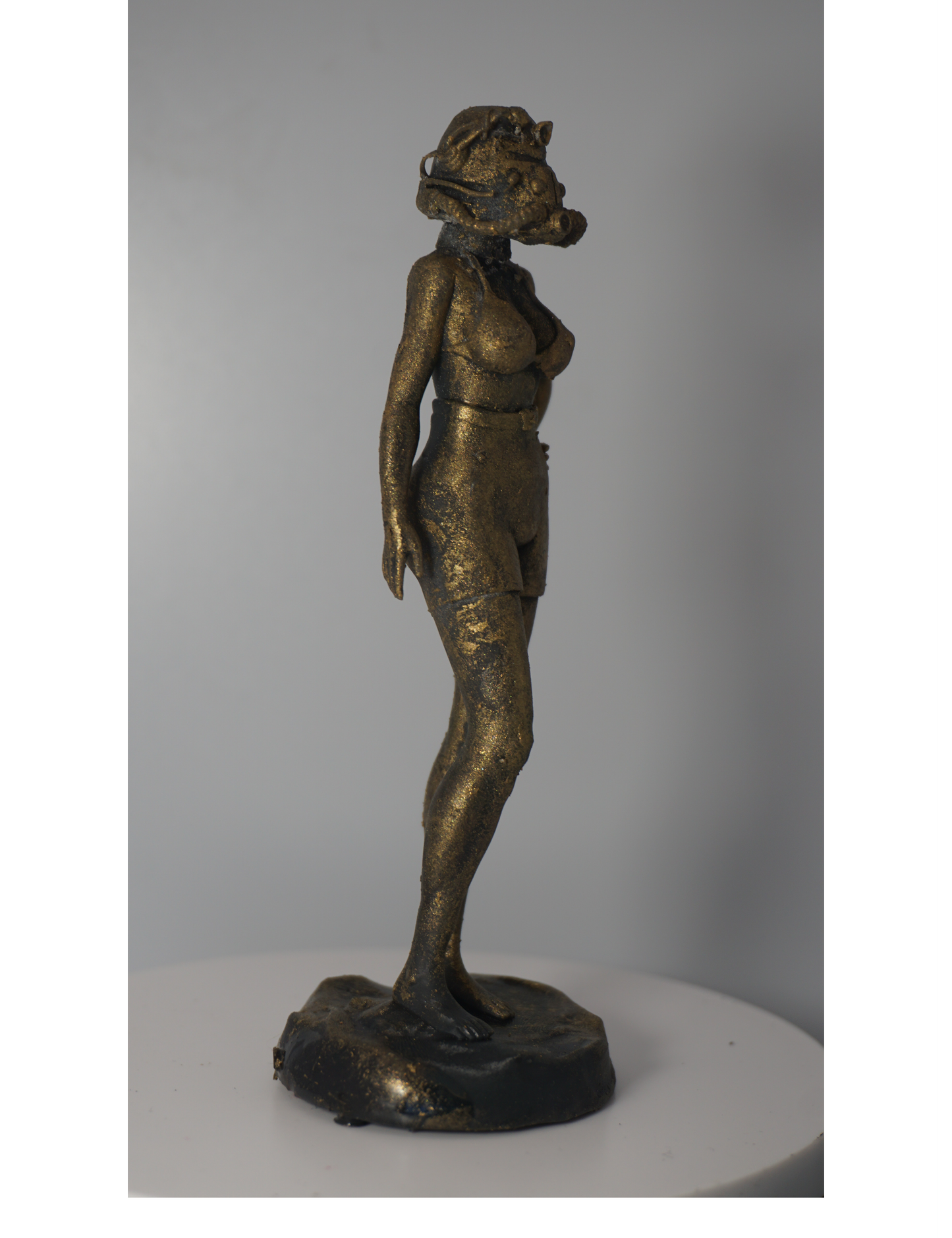 Paladin of steel Woman Statue