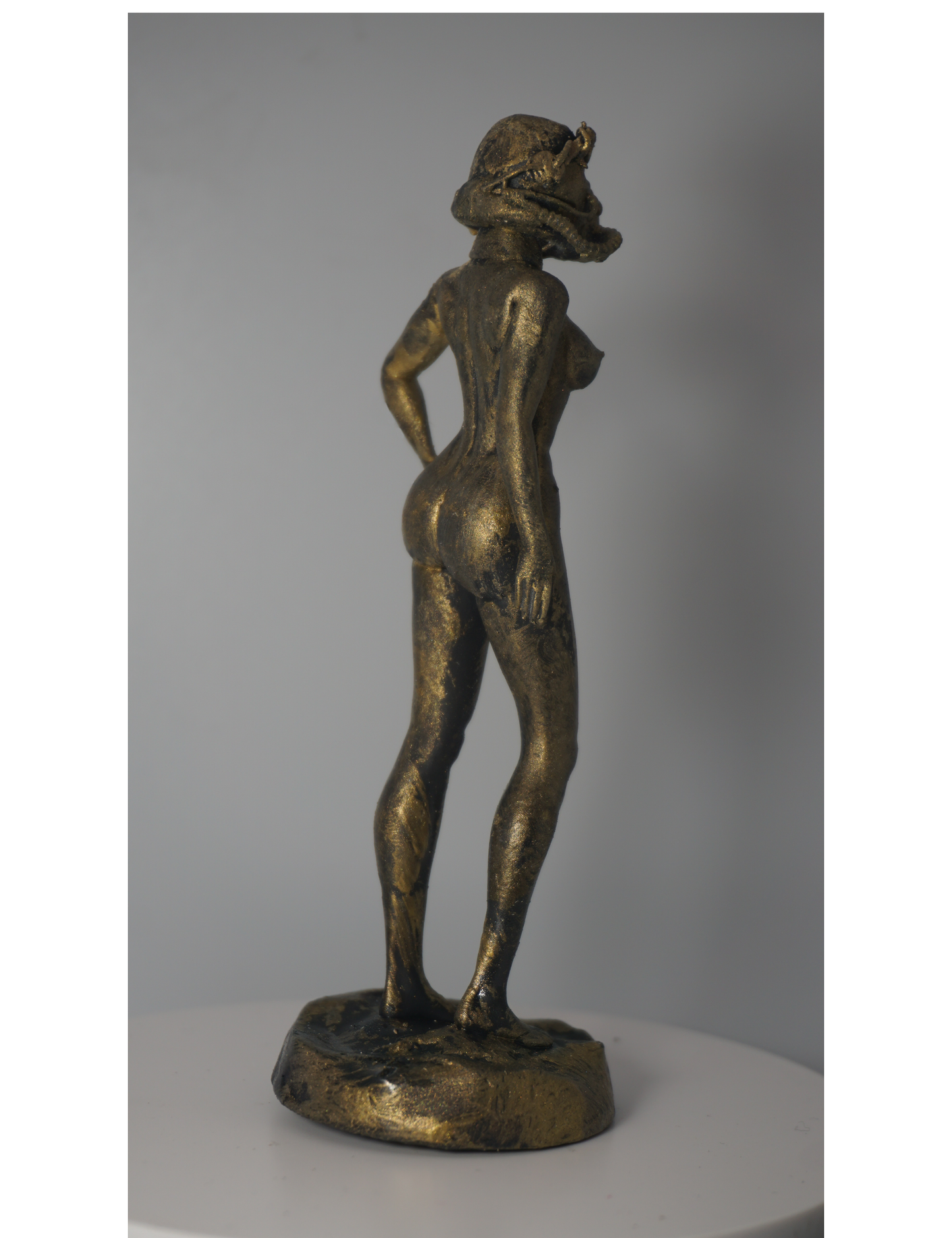 Paladin of steel Woman Statue Mature Version